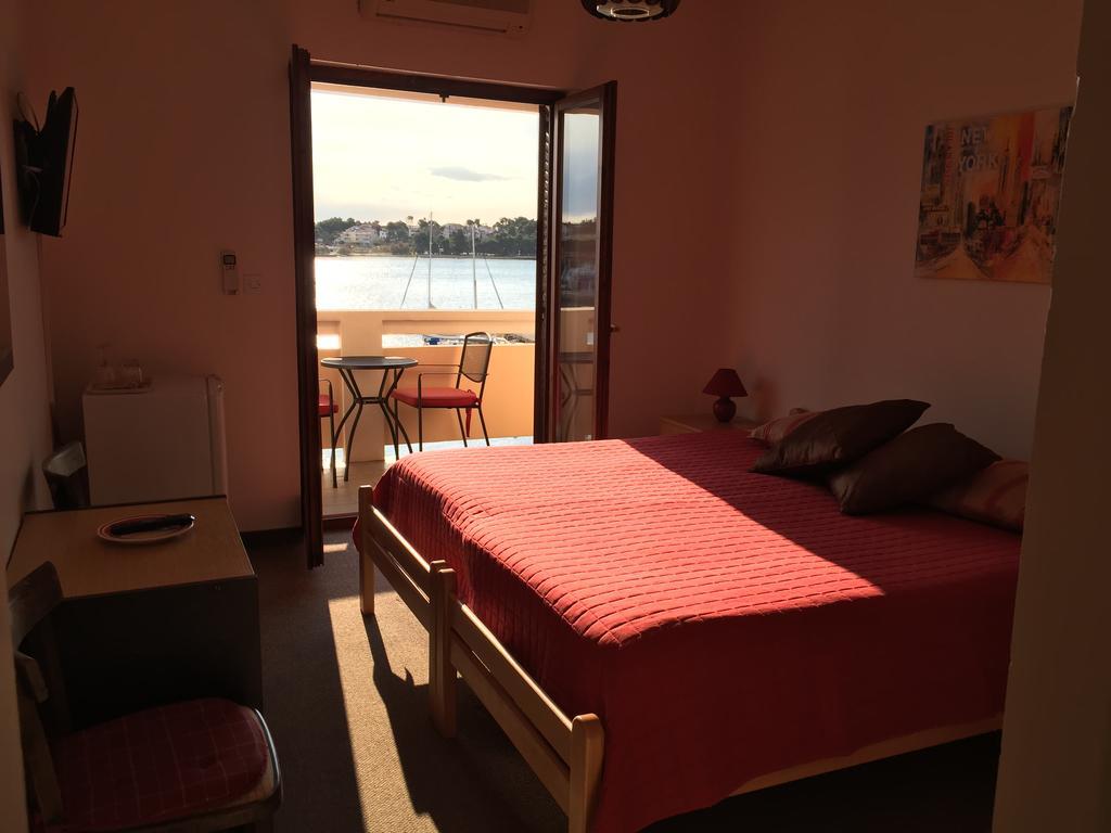 Guest House Punta Grzan Петрчане Номер фото